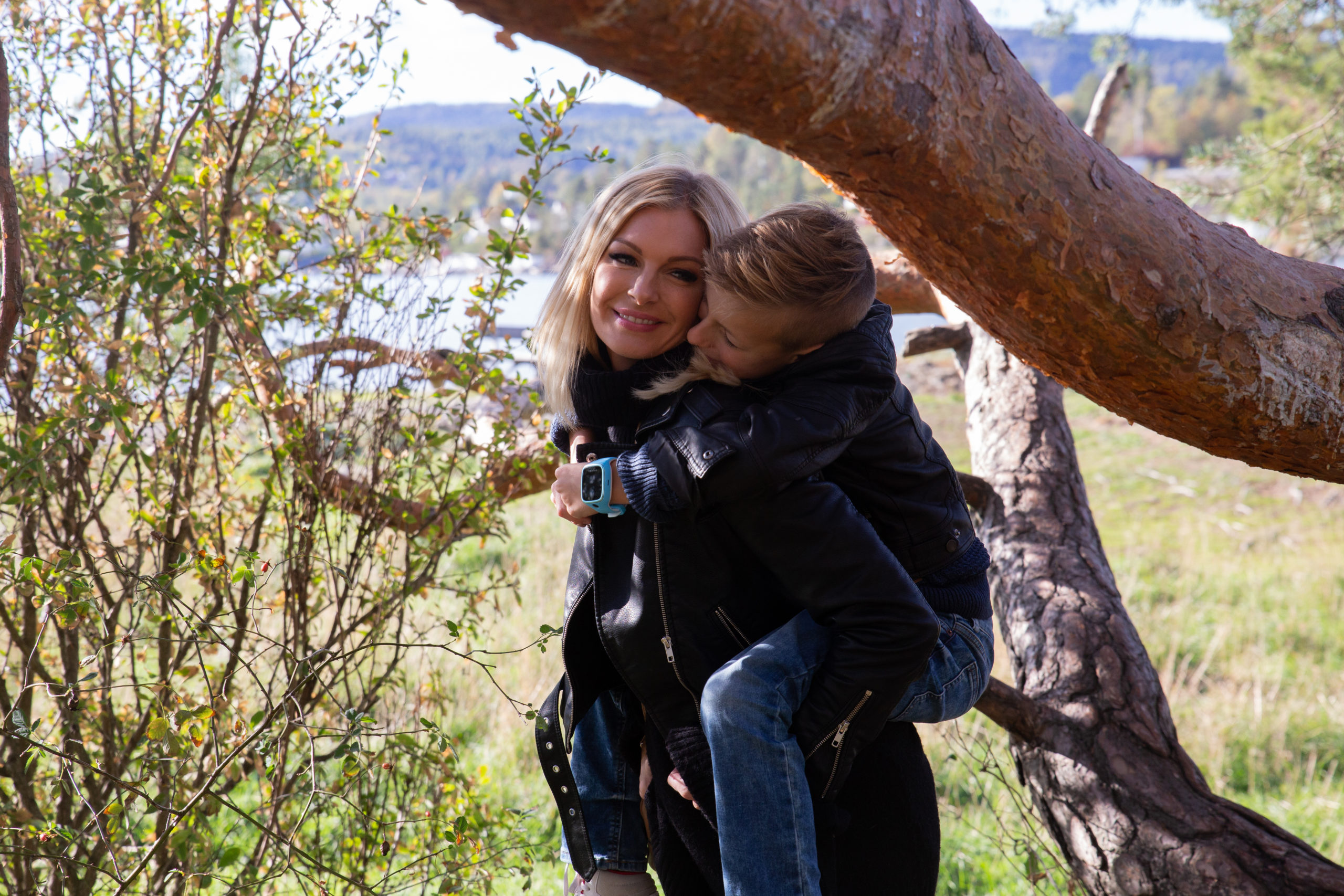 – Leon leker mye mer utendørs med den nye mobilen