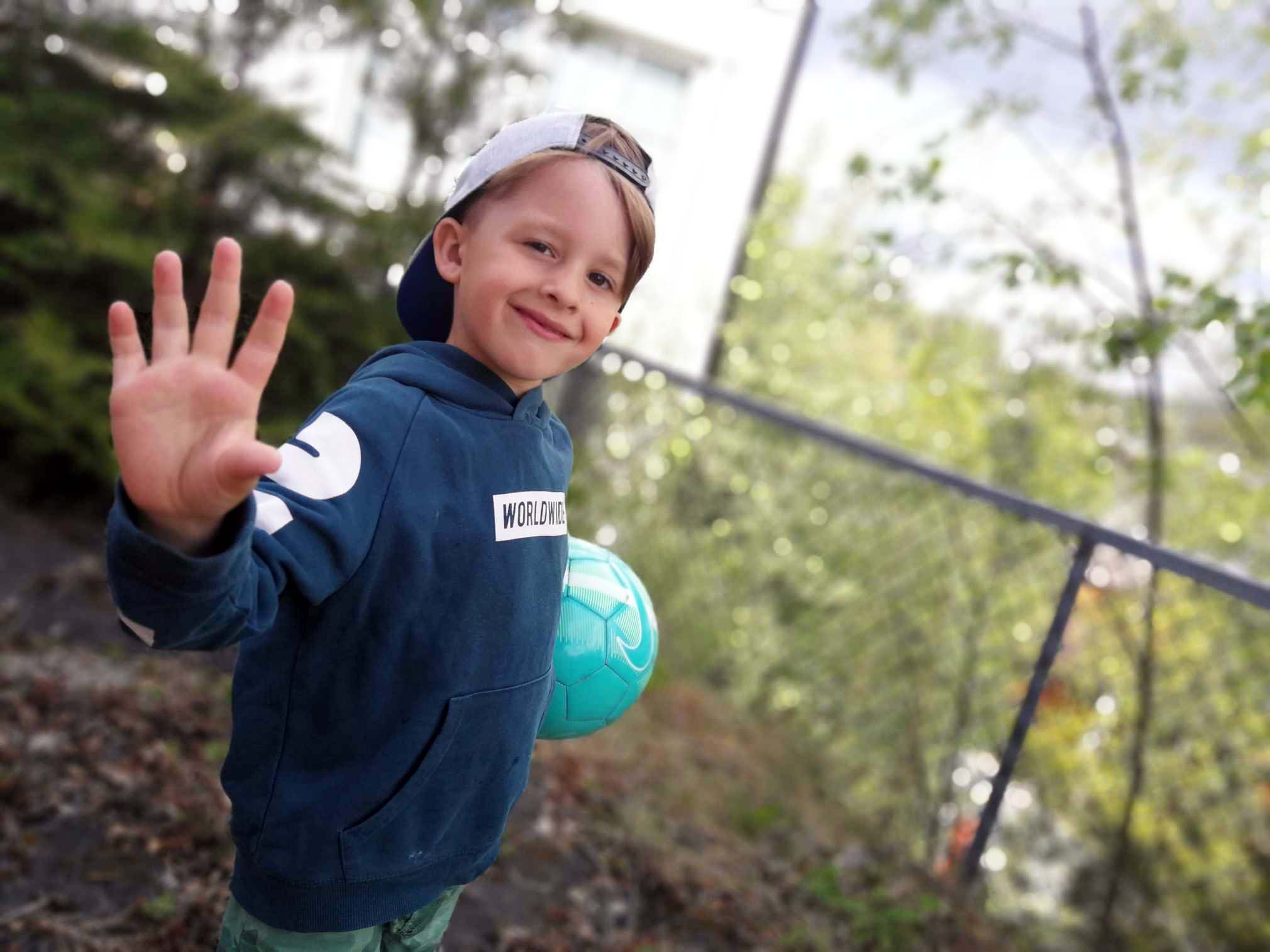 Burde vi vurdere 16 års aldersgrense på smarttelefon?