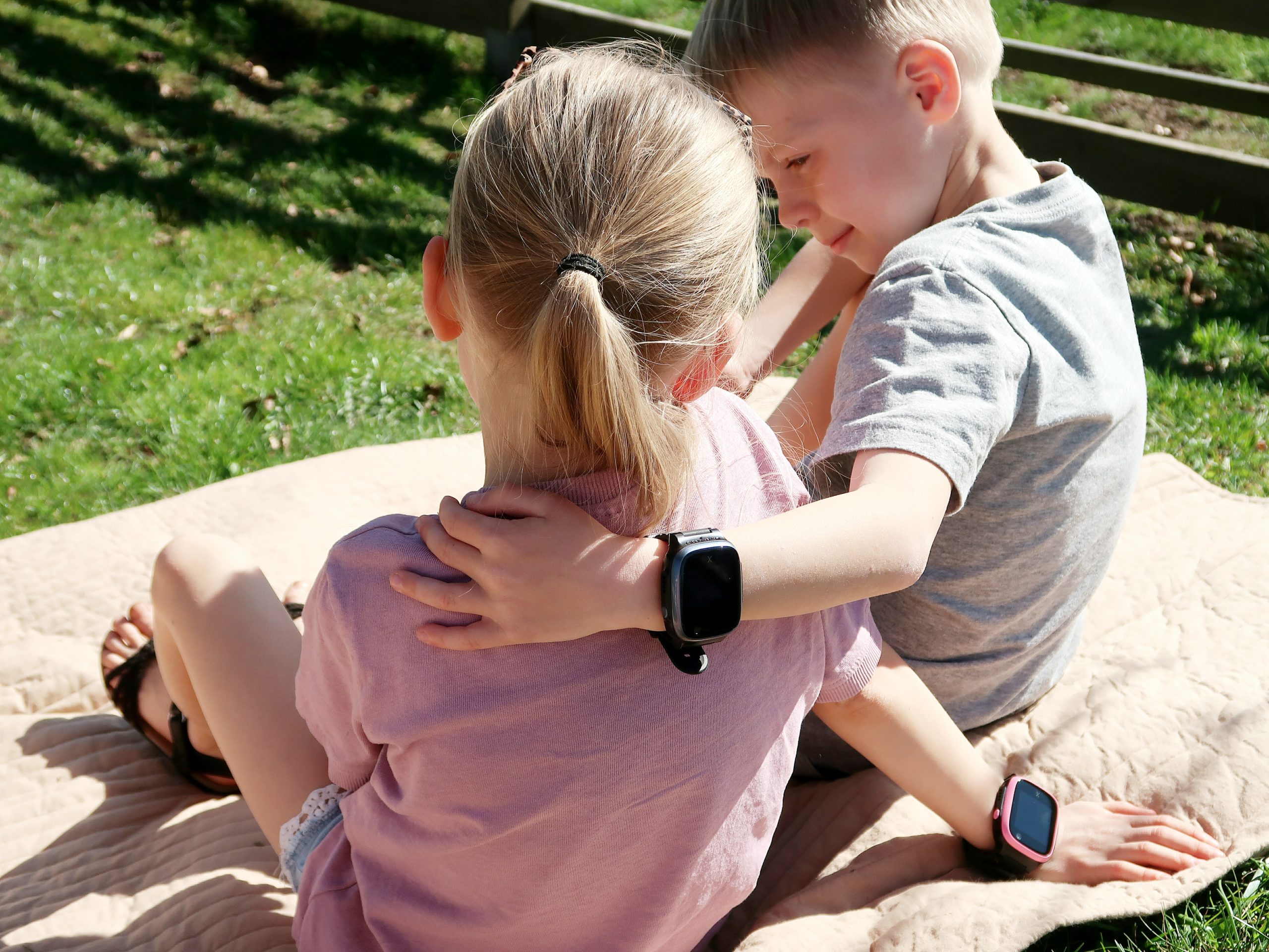 Når bør barnet få mobiltelefon? Og hvilken mobil skal barnet få?